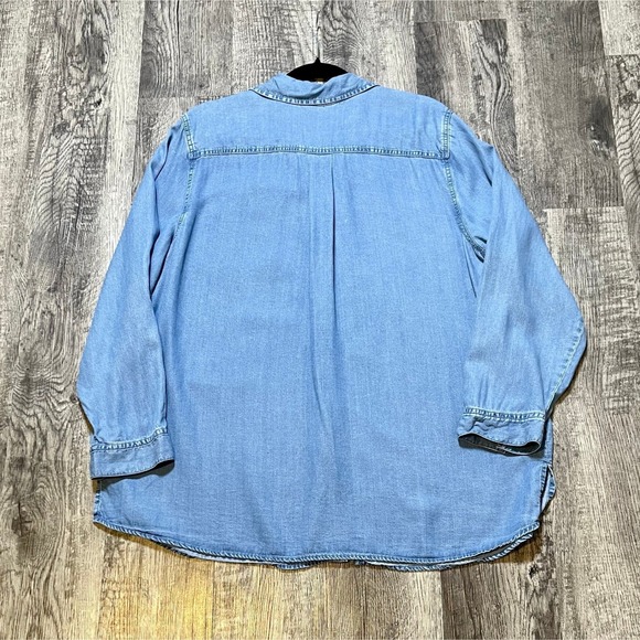 Chico's Women's Blue Denim Wash Long Sleeve Button Down Shirt Tunic Lightweight - Picture 4 of 7
